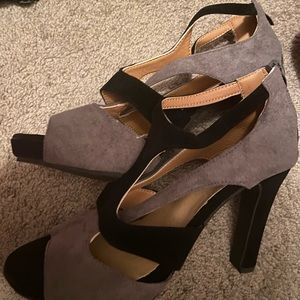 Black and grey high heel pumps